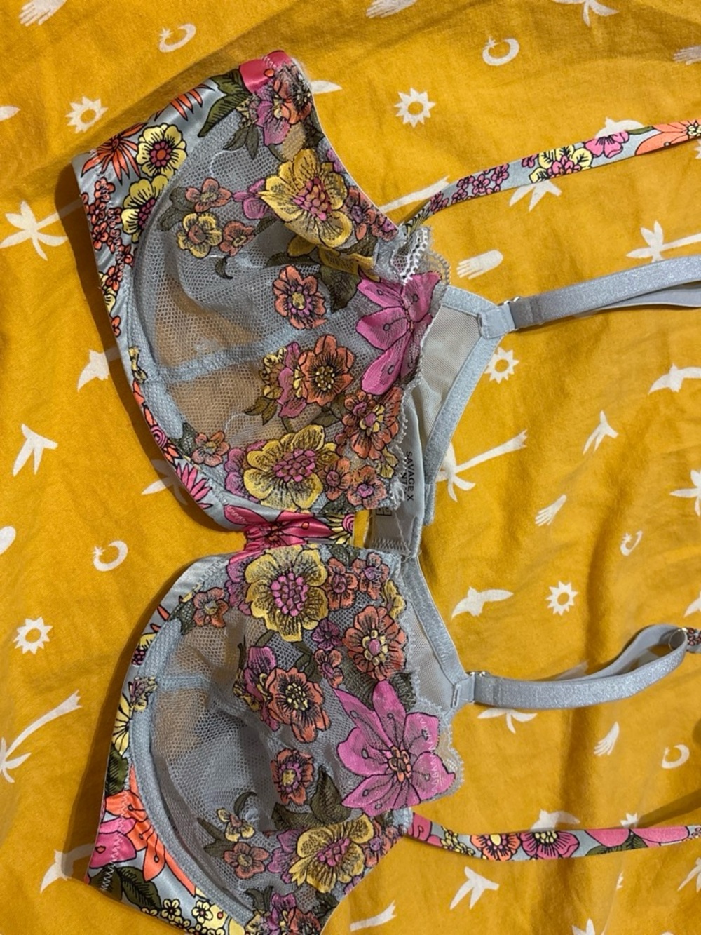 Savage X Fenty Floral Embroidered Underwire Bra in Pink & Yellow